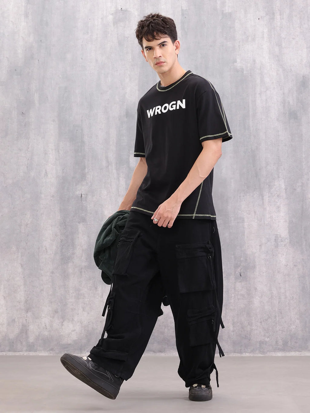 Contrast Detail Oversize T-Shirt I Black