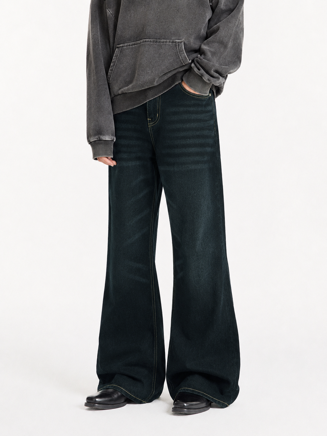 Drift Bootcut Jeans